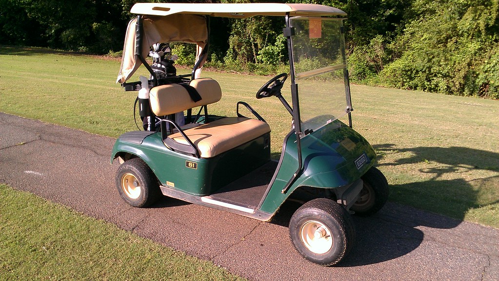 IMAG0348 Golf cart at Lincoln Country Club. GolfCLT Flickr