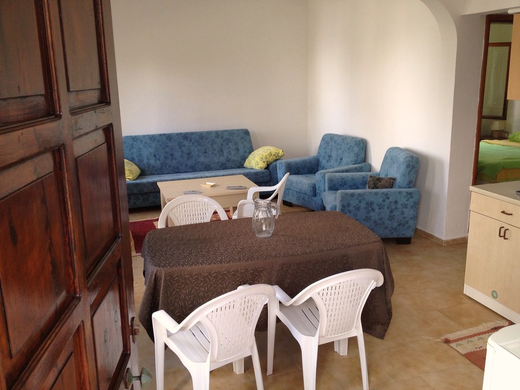 Basement Apartment Perry_Thomas Flickr