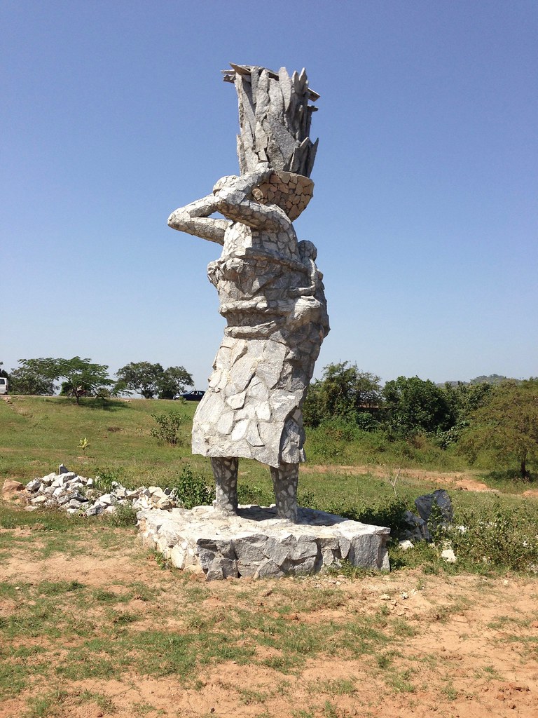 Statue of Gbayi Woman in Ushafa, Nigeria Statue of Gbayi W… Flickr