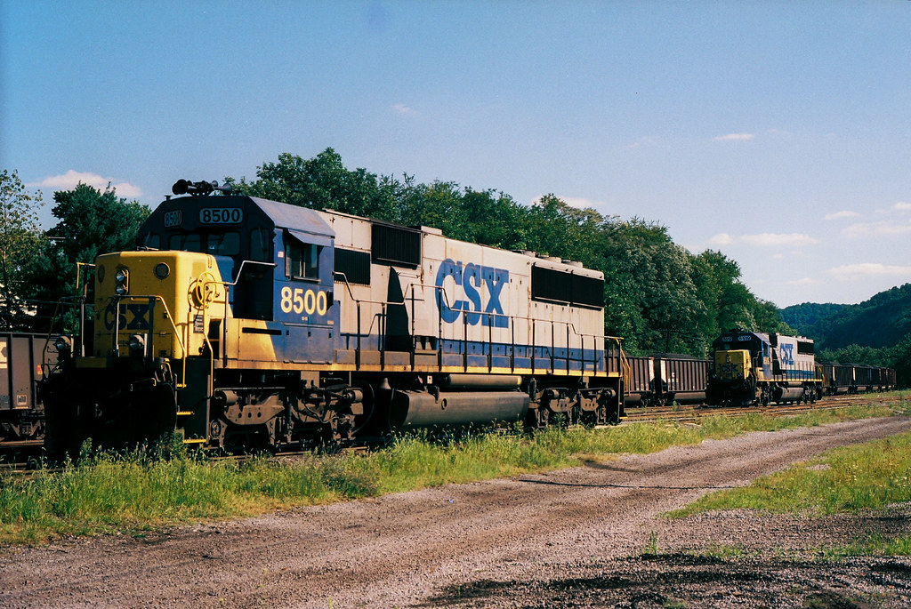 CSX Connellsville, PA CSX helper units at Connellsville,… Flickr