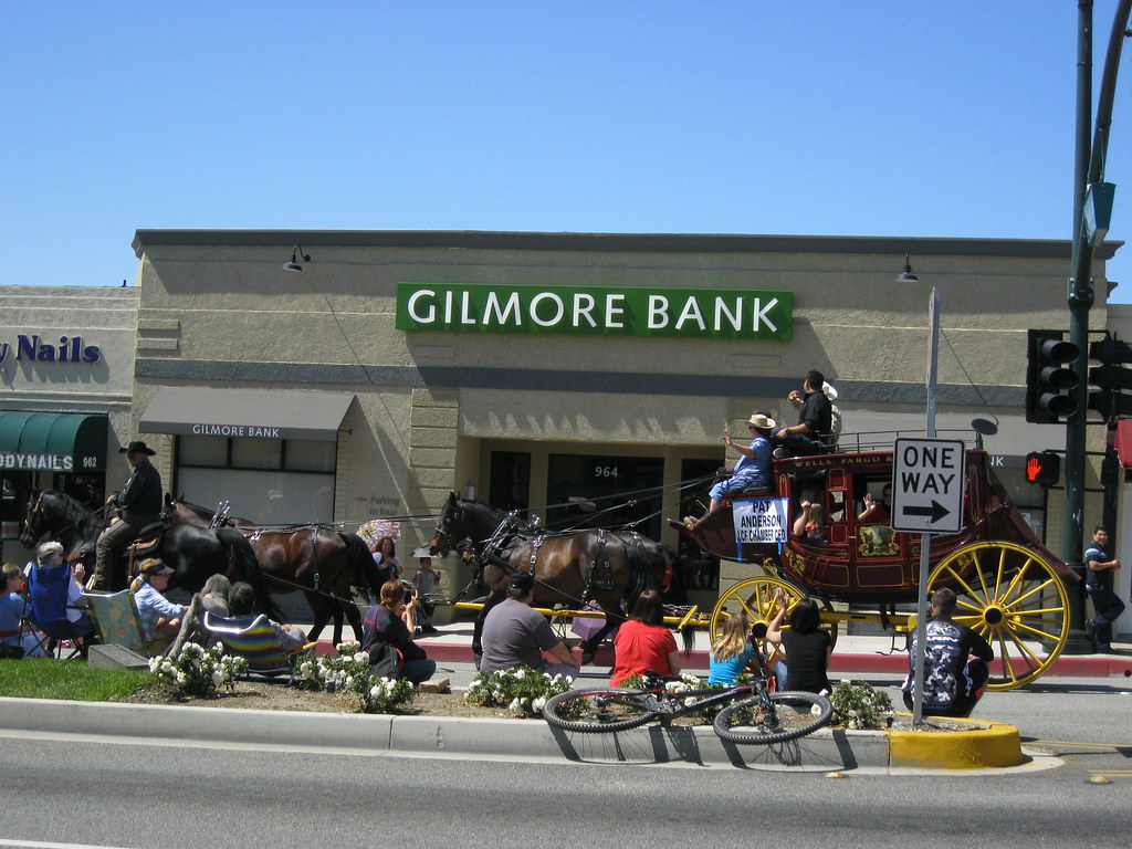 2012 LA CAÑADA FLINTRIDGE MEMORIAL PARADE Scott Flickr