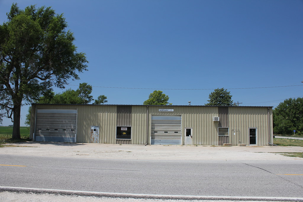 Garage Norway Center, IA Tom McLaughlin Flickr
