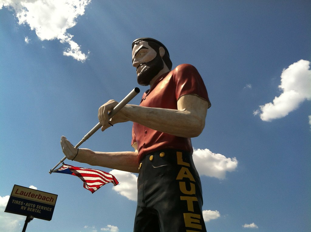 muffler man Thomas Crenshaw Flickr