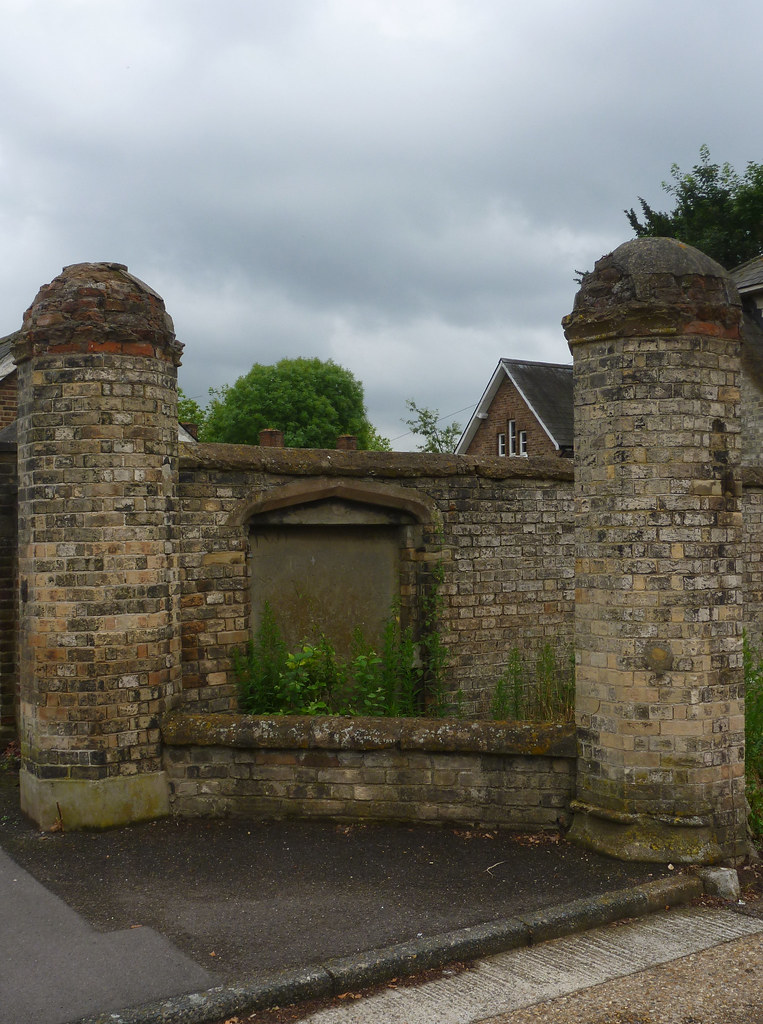 Friday Hill House, East Gate Piers Simmons Lane, Chingford… Flickr