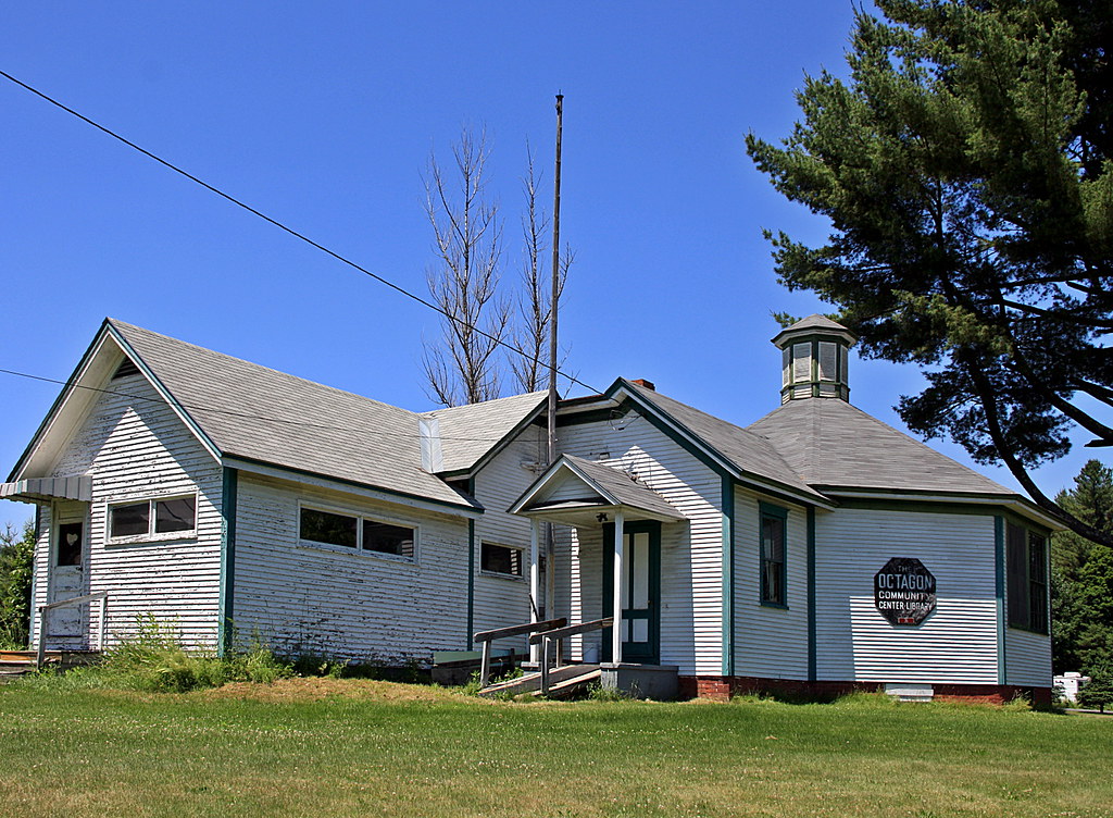 Octagon Community Center Library Located in East Bethel, V… Flickr