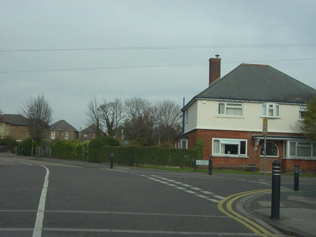 BINGHAM RD. MAXWELL RD RIGHT. BOURNEMOUTH. DORSET. MARCH 2… Flickr