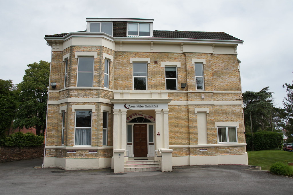 Somerville (Somerville Hotel, Derek Wilkinson sols., Coles… Flickr