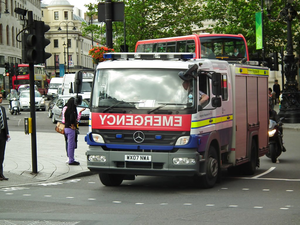 London Underground ERU 2592 London Underground Emergency R… Flickr