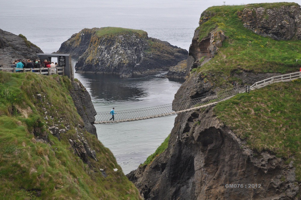 Rope Bridge The Carrick A Ree Rope Bridge in Northern … Flickr