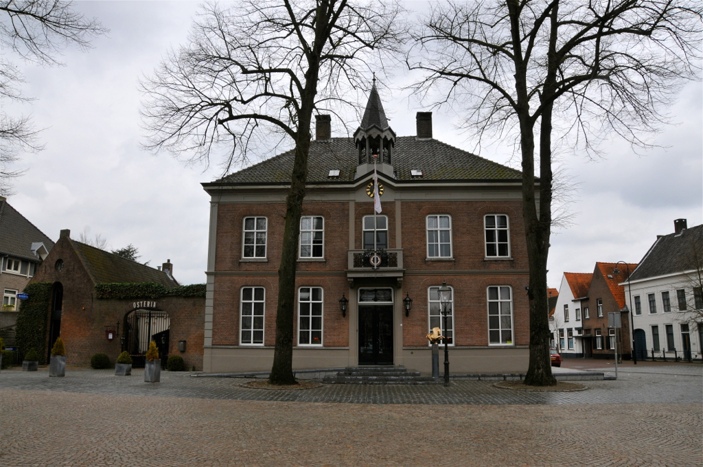 'Oude Raadhuis' Markt St. Oedenrode Het Oude Raadhuis, in … Flickr