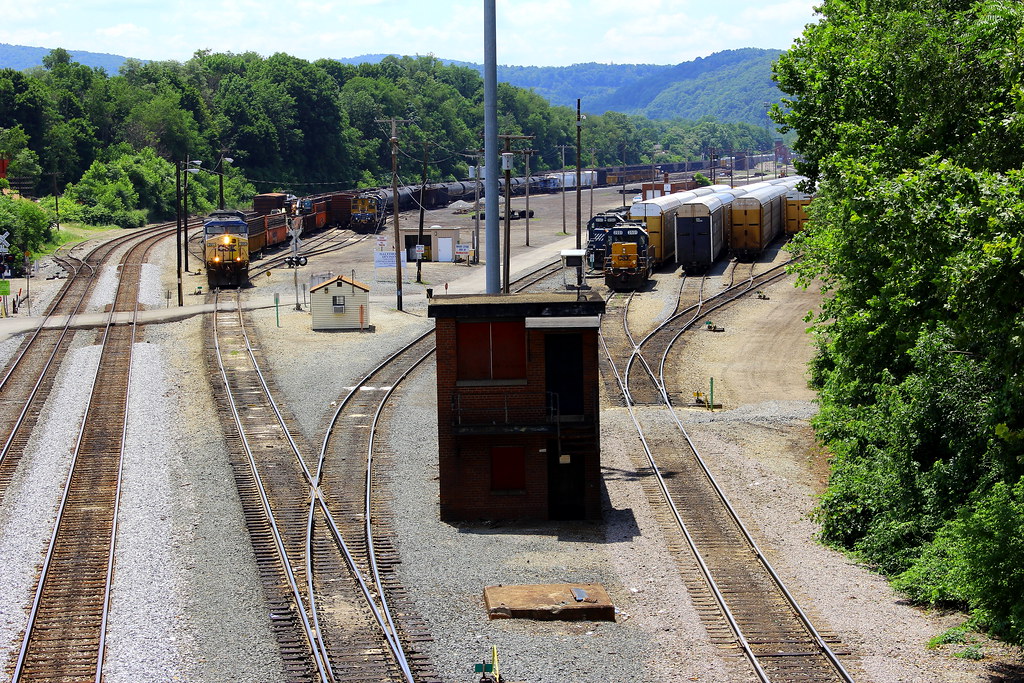 CSX Yard, Baltimore Division, Connellsville, PA View into … Flickr