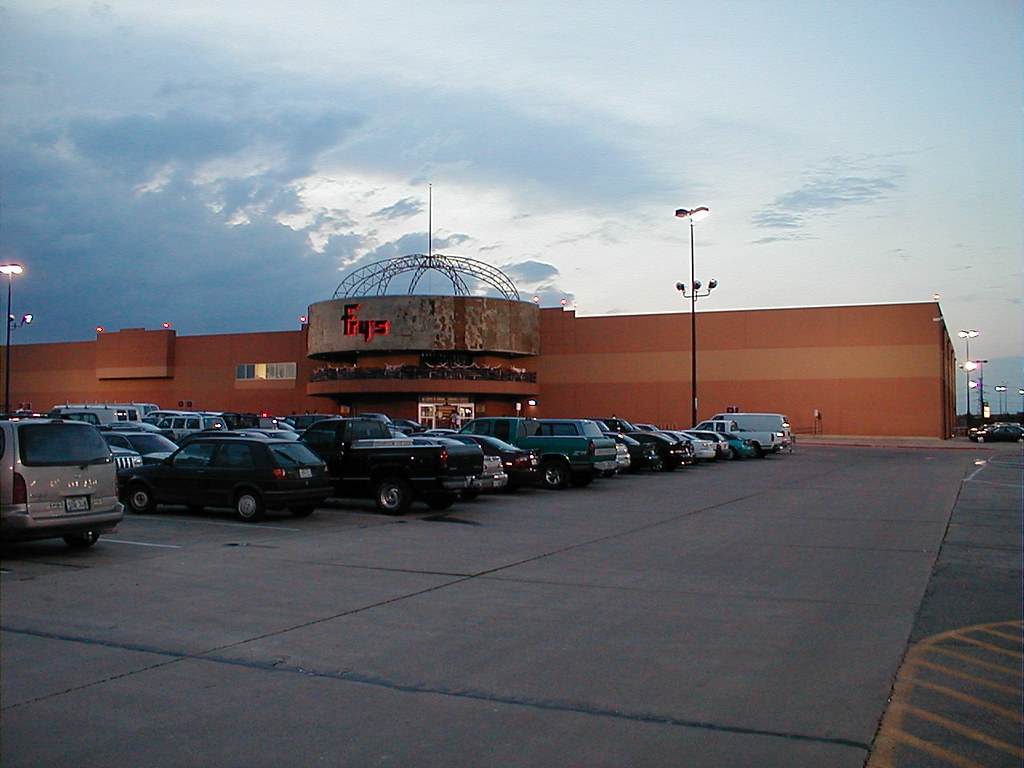 DSC00009 Fry's Electronics, Garland Richard Alexander Flickr