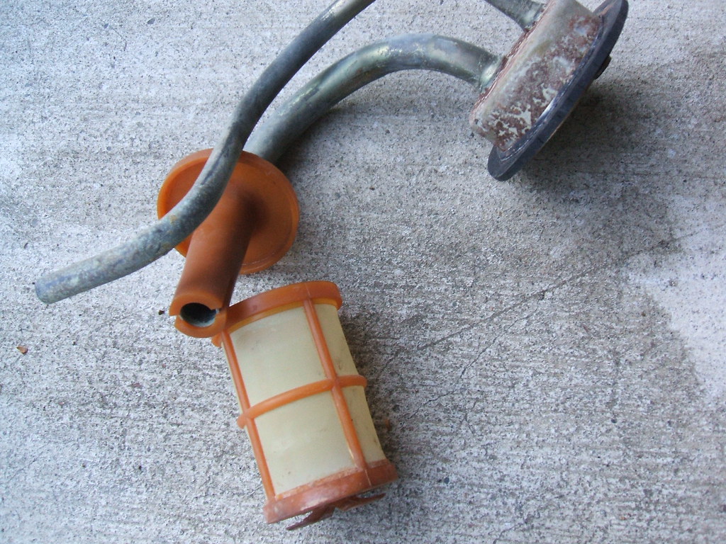 DSCF1580 fuel strainer had come apart and was loose in the… Flickr