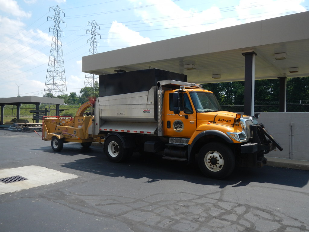 Middleburg Hts. Chipper Truck An International dump truck … Flickr