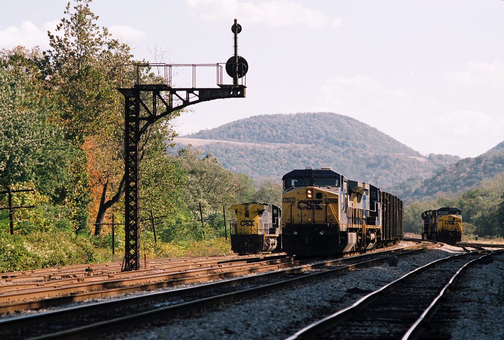 CSX West Keyser, WV CSX train Q317 pulls up to the westw… Flickr