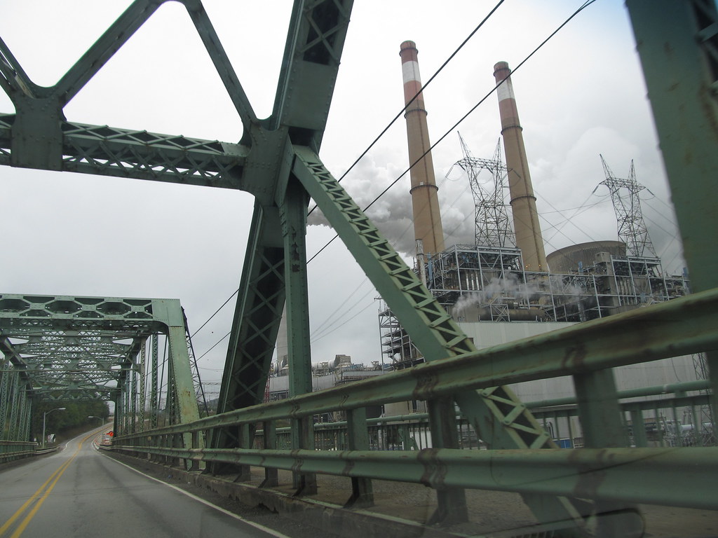 Hatfields Ferry Power Station, seen from the Masontown Bri… Flickr