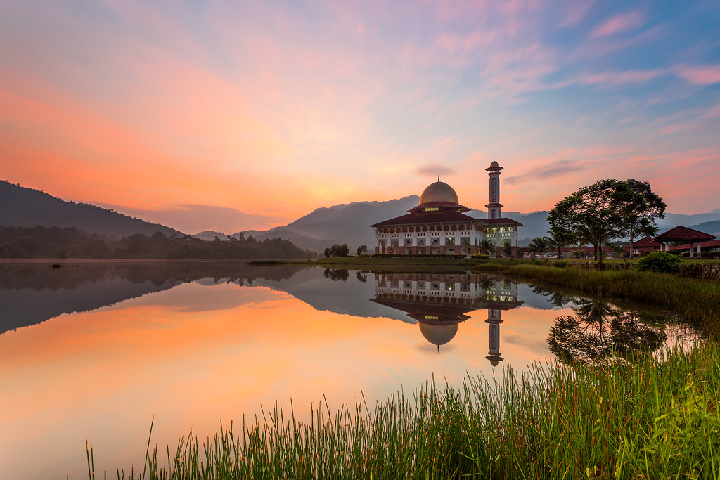 Darul Quran Mosque "Darul Quran ialah sebuah institusi