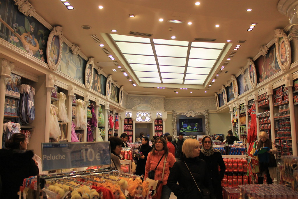 Disney Store ChampsÉlysées Loren Javier Flickr
