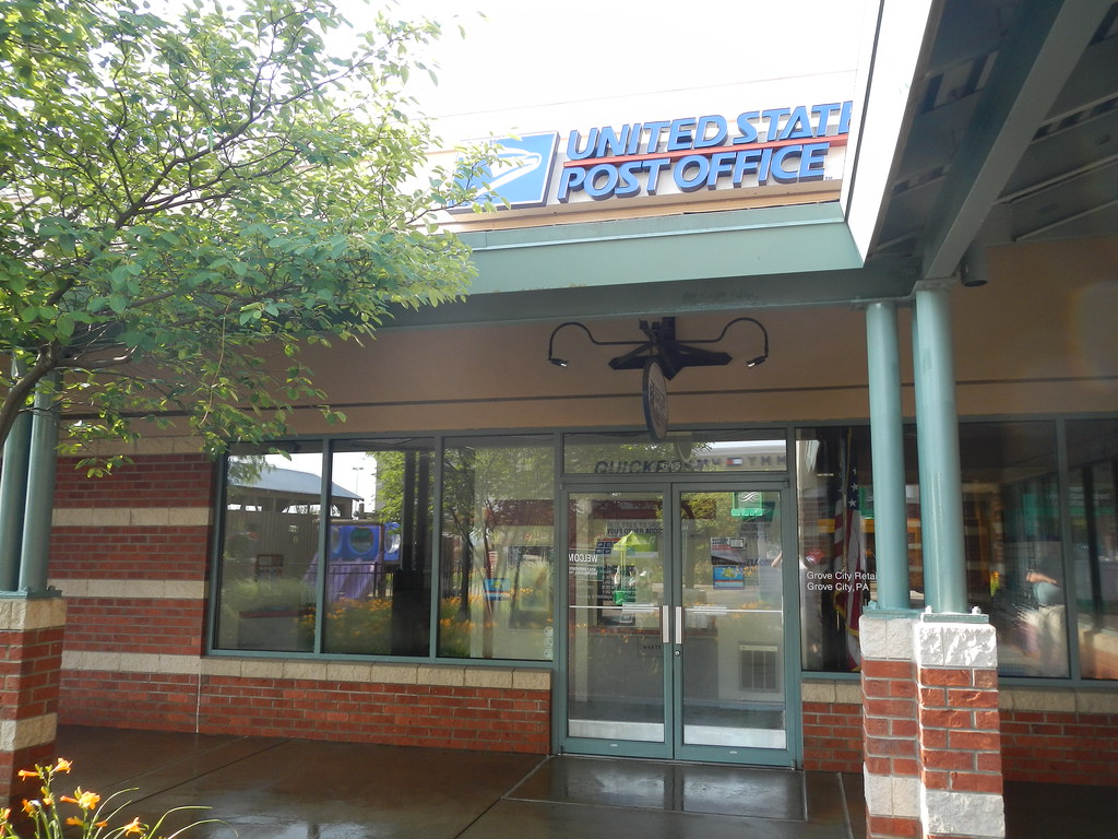 Grove City Retail Store, Grove City, PA Al Flickr