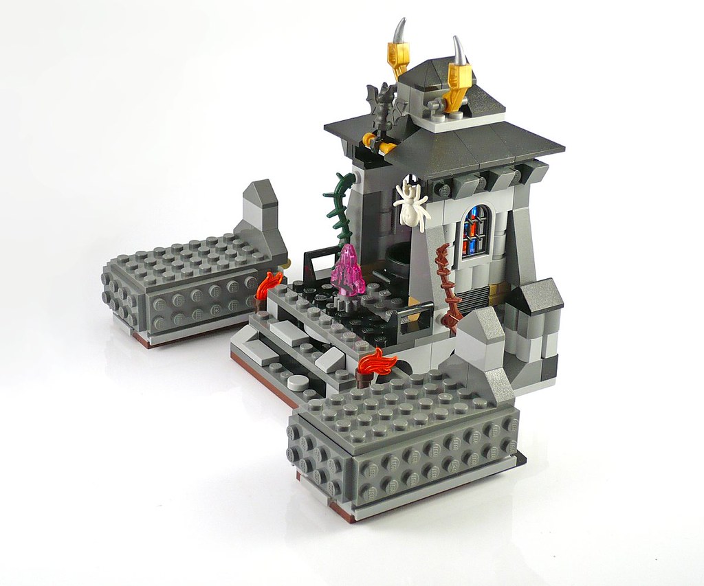 09 LEGO Monster Fighters 9465 The Zombies noriart Flickr