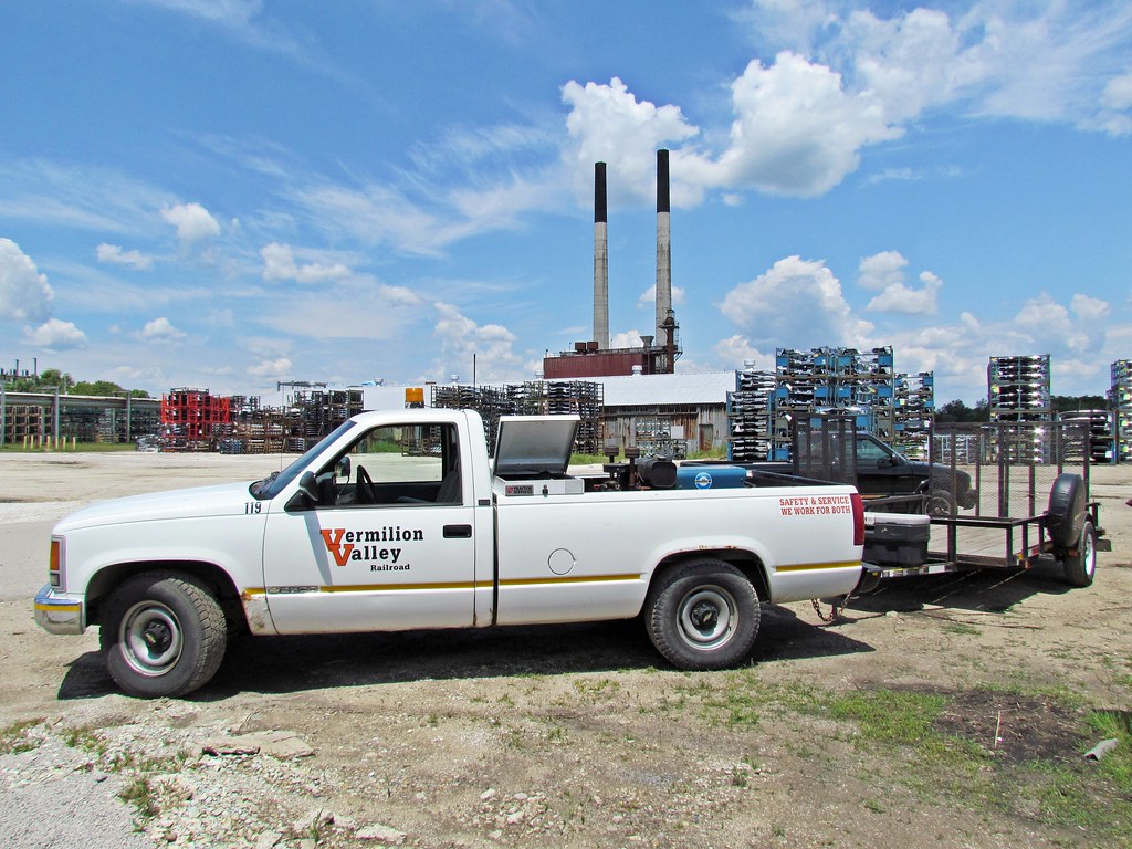 Vermilion Valley M.O.W This is the Chevy and trailer used … Flickr