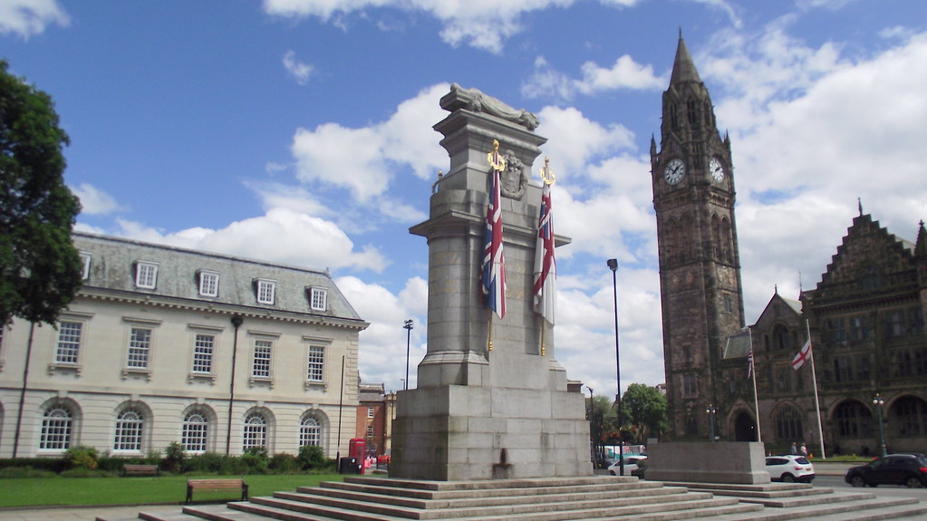 Post Office, War Memorial, Town Hall, Rochdale, Lancashire… Flickr