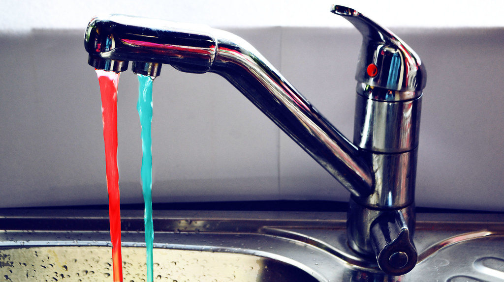 Hot & Cold tap Use of colour provides a unique and somewha… Flickr