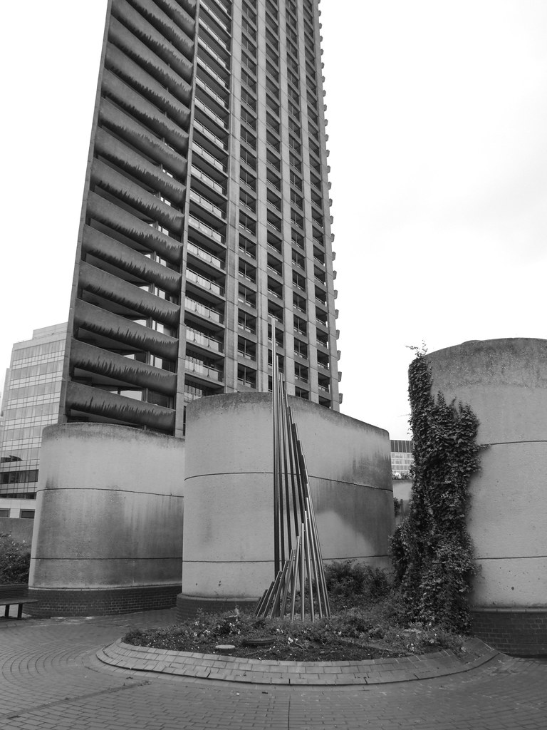 Cromwell Tower Cromwell Tower with a spiralled installatio… Flickr