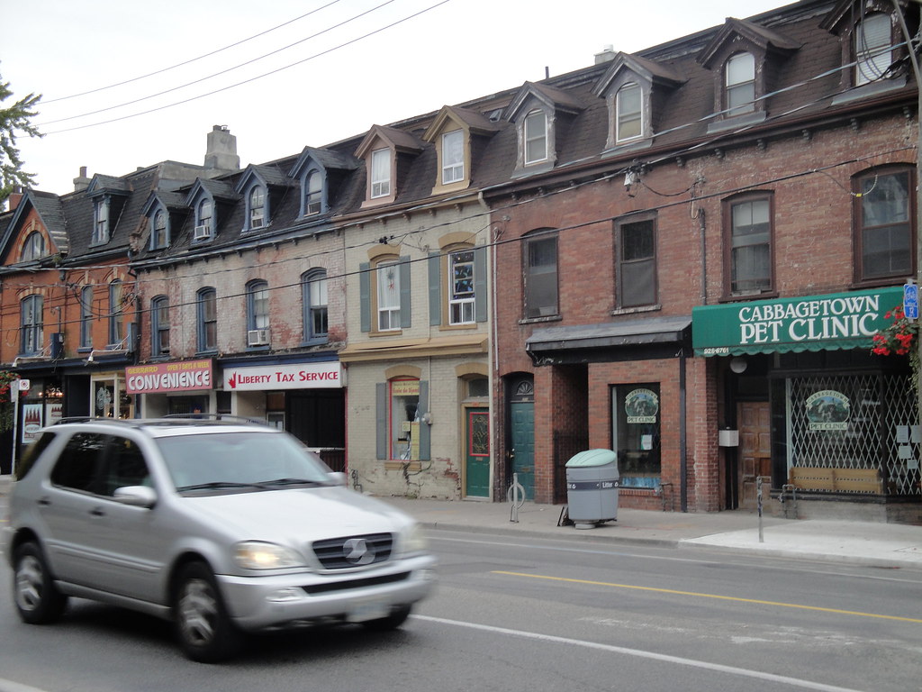 Gerrard St., East, Toronto queueing Flickr