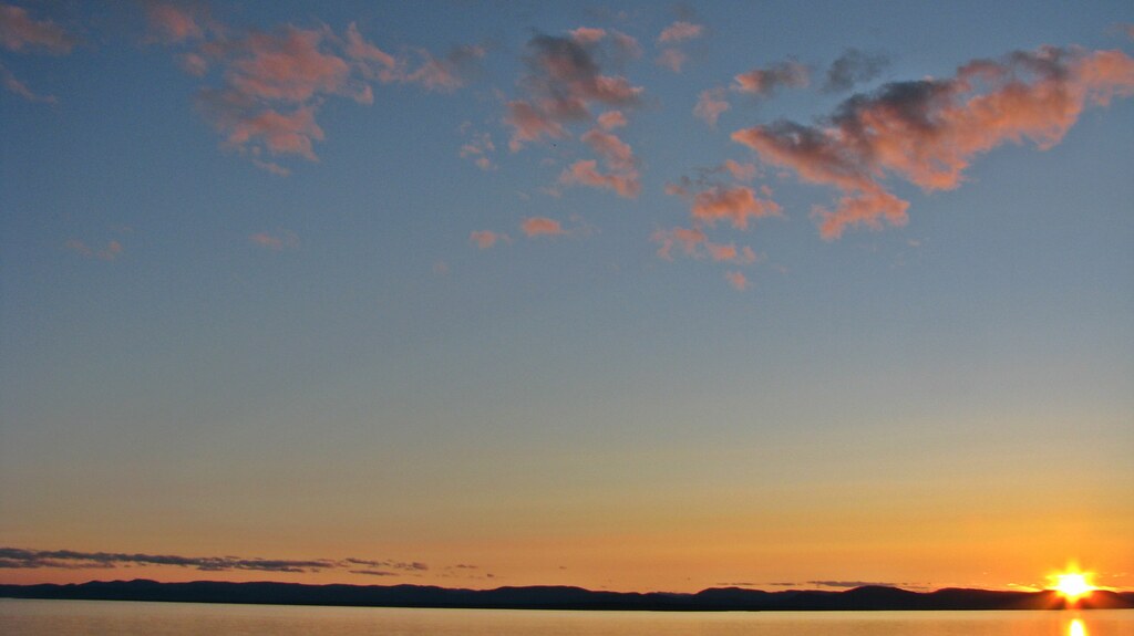 RivièreduLoup, Québec Coucher de Soleil sur le SaintLau… Flickr