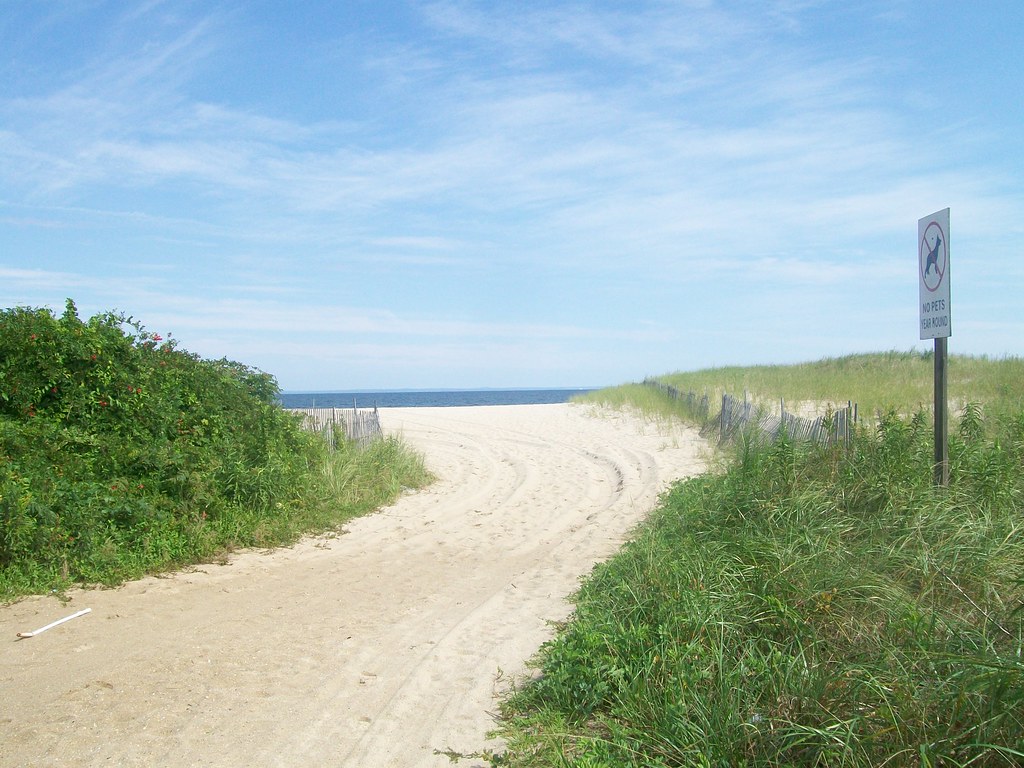 Beach entrance, Sunken Meadow State Park AnthonyRau Flickr