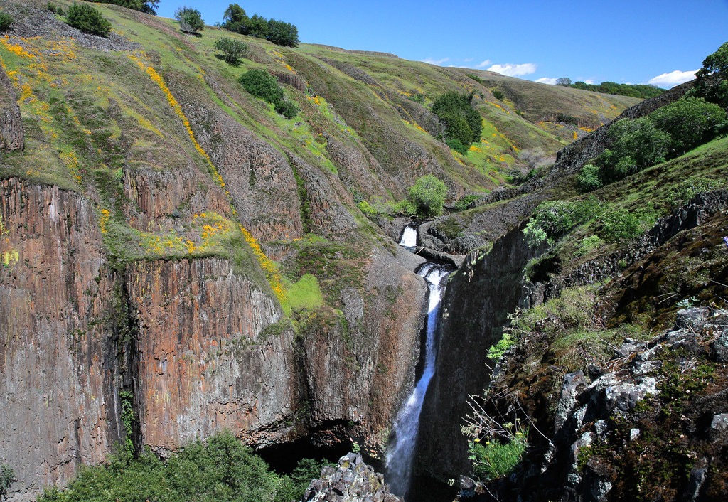 IMG_2454rc Table Mountain above Oroville, CA., and Hogsbac… Flickr