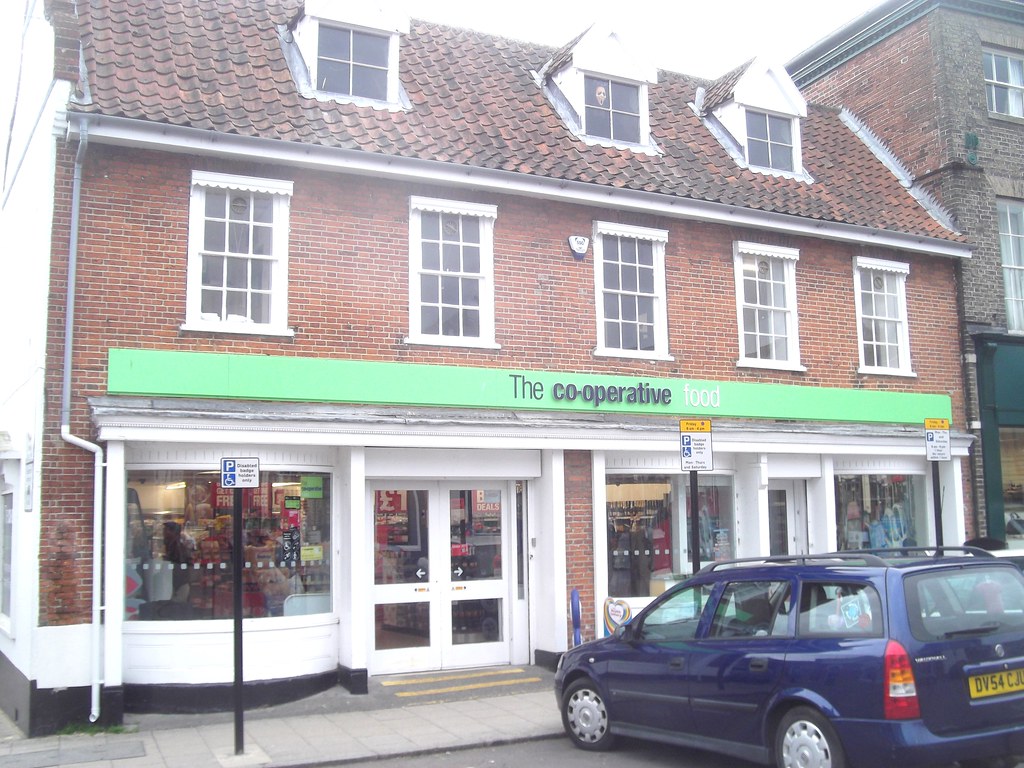 BECCLES C&ERG (Market Square, Beccles, Suffolk NR34 9HA) {… Flickr