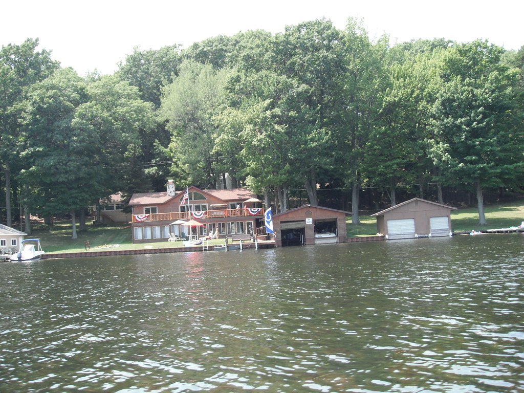 Houses on Hamlin Lake near Ludington, MI Gosia007 Flickr