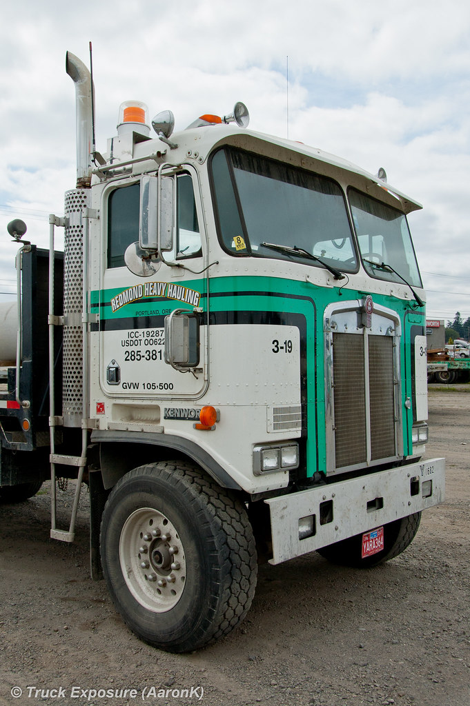 Kenworth K100E Redmond Heavy Hauling (20090821) AaronK Flickr