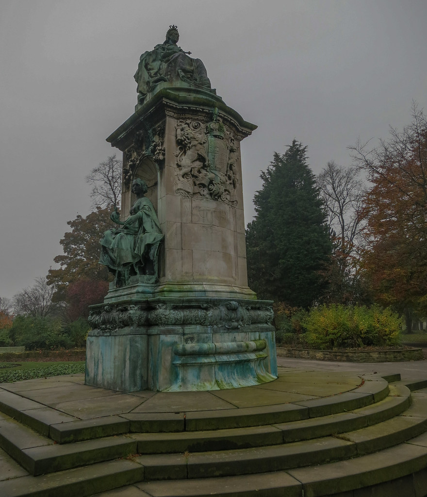 Victoria Statue Woodhouse Moor University of Leeds Peter Dean