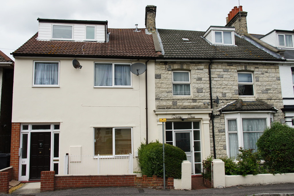 Walhampton (27) and Cherry Tree (Hamilton House) (25), Norwich Avenue