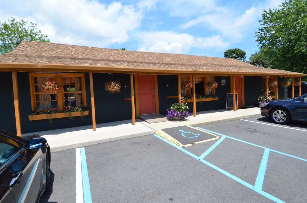 Blackbirds' Grille Sayville, NY East of NYC