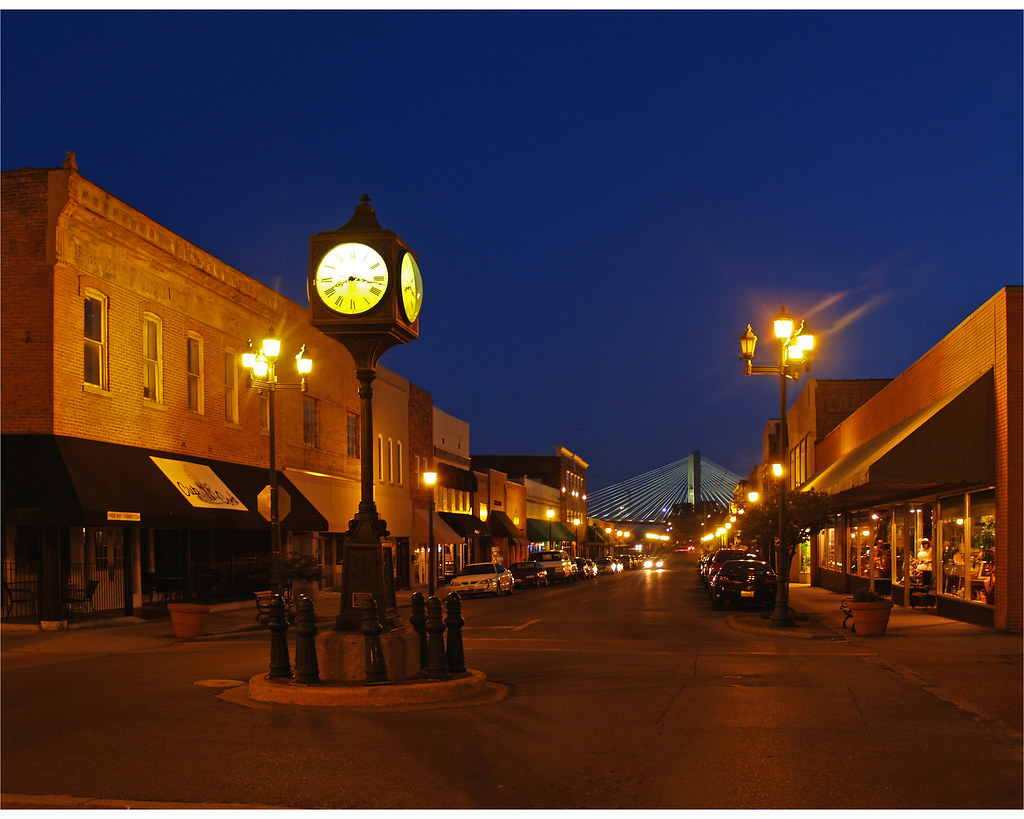 Historic Downtown Cape Girardeau Evening 2 OLYMPUS DIGITAL… Flickr
