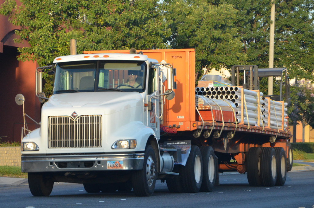 THE HOME DEPOT INTERNATIONAL FLATBED TRUCK (18 WHEELER) Flickr