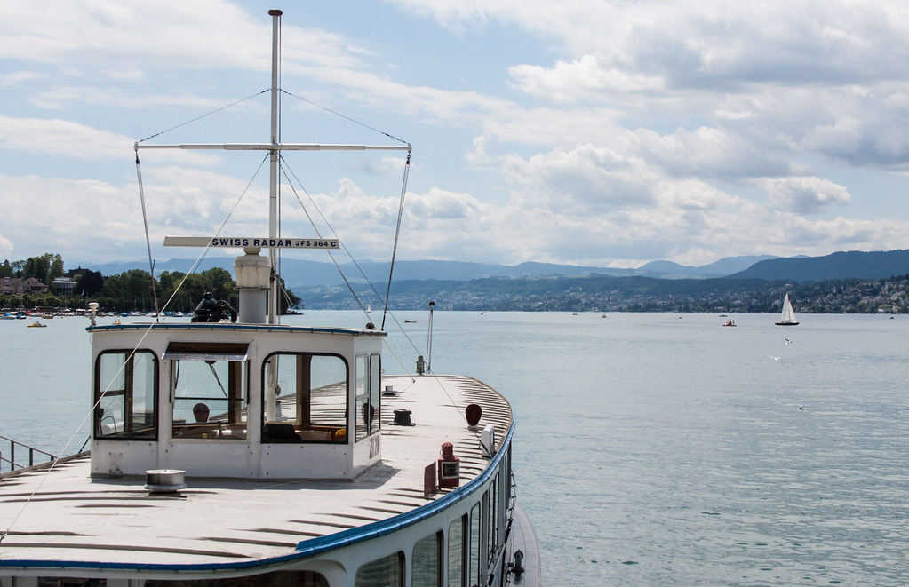 Boat on Lake Zurich A beautiful boat on a beautiful lake i… Flickr