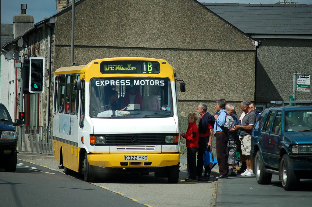 Express Motors Minffordd Express Motors, K322YKG on route … Flickr