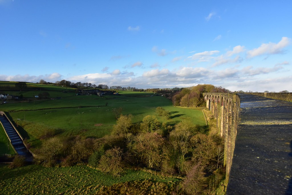 Hewenden Viaduct, situated near Cullingworth, West Yorkshi… Flickr