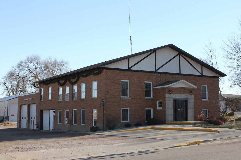City Hall Alton, IA Tom McLaughlin Flickr
