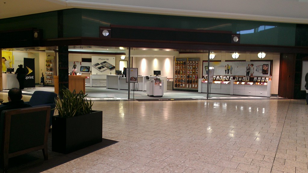 Southridge Mall Des Moines, Iowa Former Helzberg Diamonds