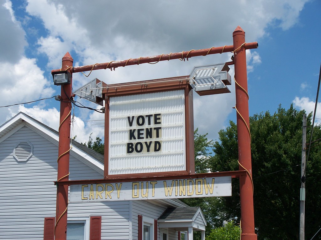 OH Botkins Neon Arrow Neon arrow sign in Botkins, Ohio. Flickr