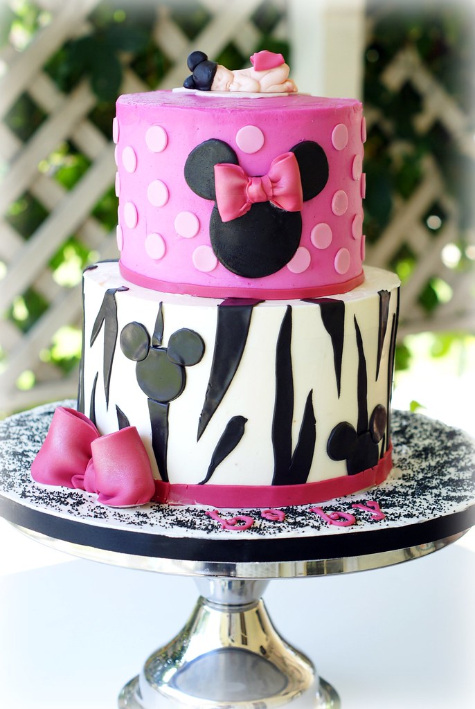 Sassy Minnie Mouse Baby Shower Cake I think I fell in love… Flickr