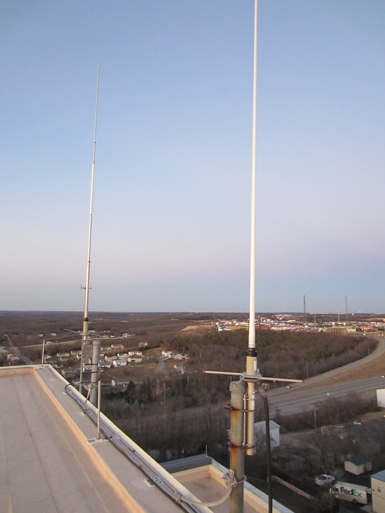 Penthouse east wall antennas 45, then 440 on right Picture… Flickr