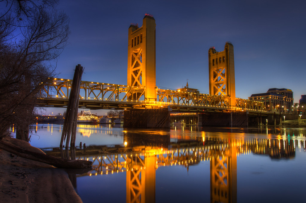 Sunrise Over Sacramento's Tower Bridge A beautiful sunrise… Flickr