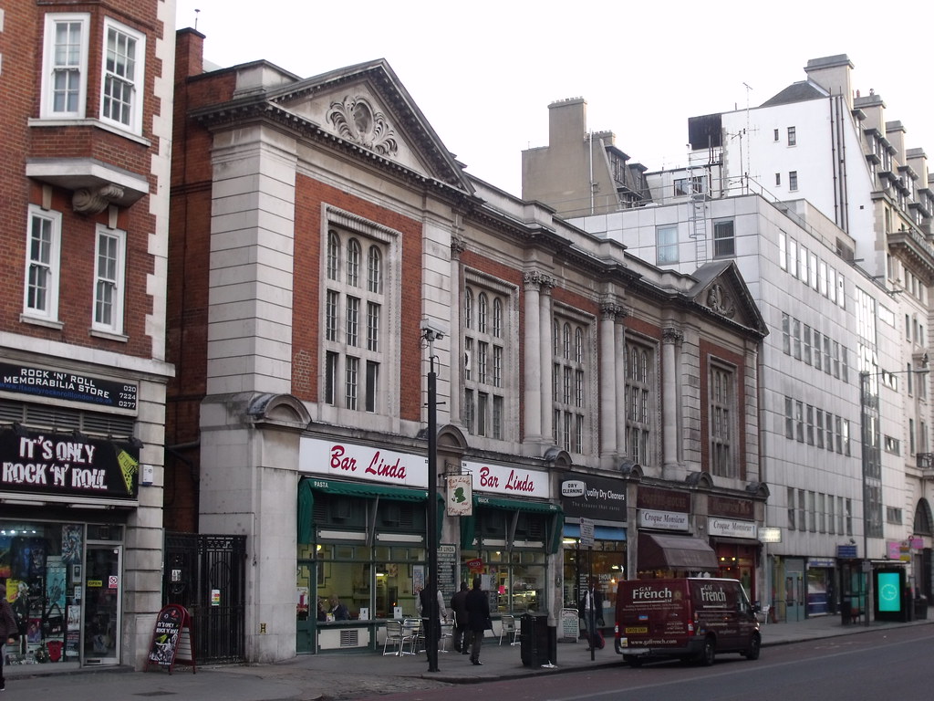 Baker Street, London opposite The Sherlock Holmes Museum… Flickr